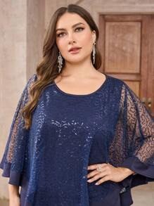 Vestido de la madre de la novia de manga de capa con malla de lentejuelas contrastantes en talla grande