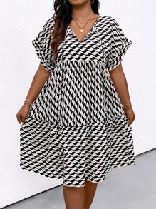 Plus Size Women's Summer Batwing Sleeve Loose Dress With Wave Striped Pattern And Tie Neckline
