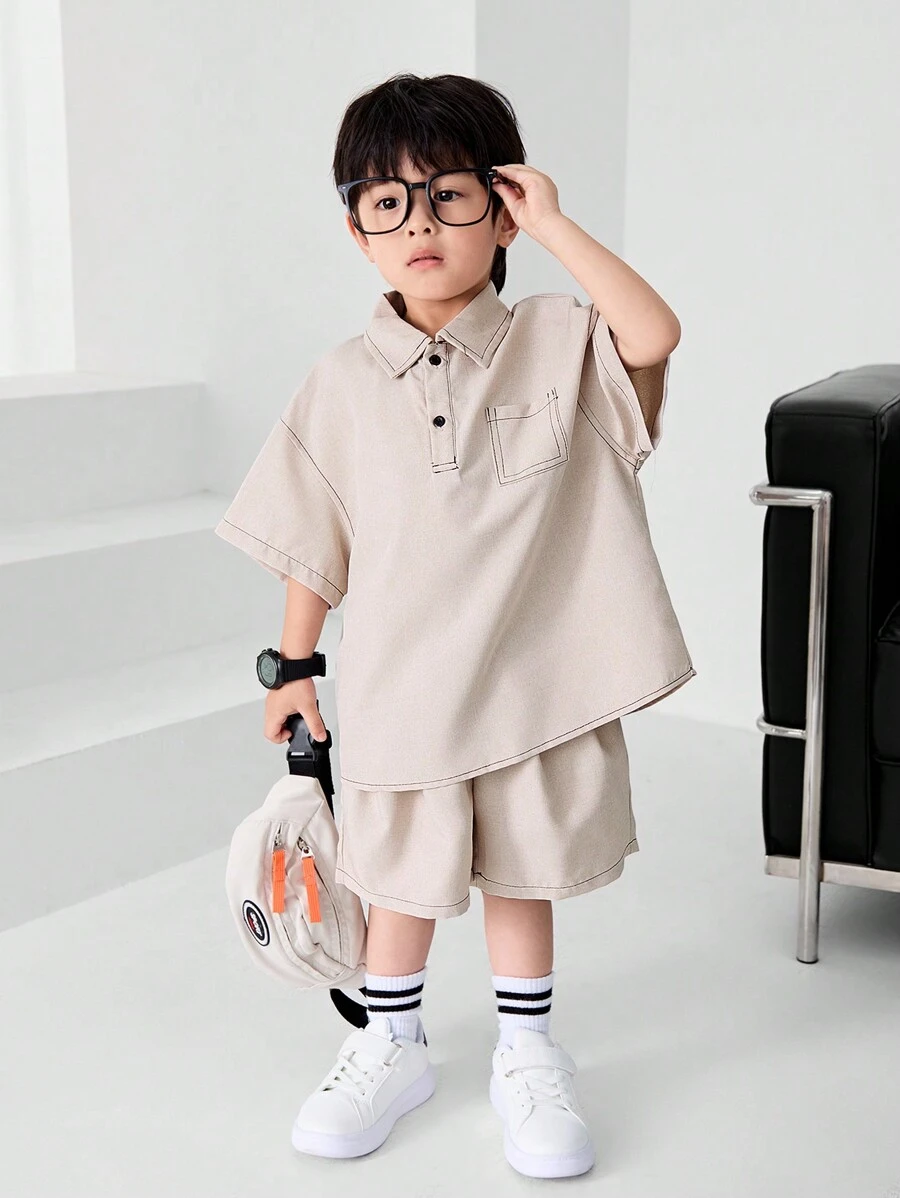 SHEIN Little Byeori 2入組男童休閒大學風短袖襯衫和短褲套裝,柔軟寬鬆的對比縫合,適合春夏季節
