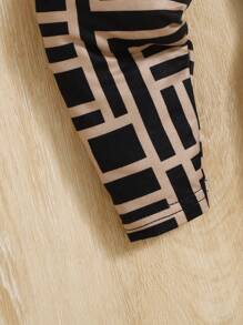 SHEIN Bộ áo liền quần dài tay màu trơn dệt kim dễ thương cho bé gái và bộ quần họa tiết hình học - Màu Khaki - Xem 4