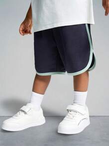 SHEIN Young Boy Knitted Color Block Letter Printed Elastic-Waist Sports Shorts With Pockets