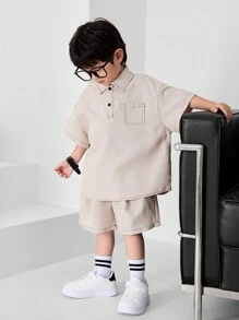 SHEIN Little Byeori 2入組男童休閒大學風短袖襯衫和短褲套裝,柔軟寬鬆的對比縫合,適合春夏季節
