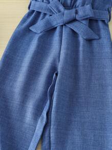 SHEIN Genkimix Kids 年轻女孩度假休闲时尚领口纽扣前连体裤，配腰带，采用舒适柔软的抗皱牛仔效果面料制成，非常适合秋季、野餐、郊游、姐妹装和日常穿着