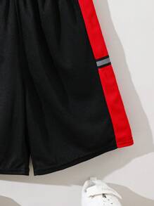 SHEIN Set de 2 piezas de top de tirantes y shorts deportivos de ajuste holgado con gráfico y contraste de color para niño preadolescente - Rojo - Ver 5