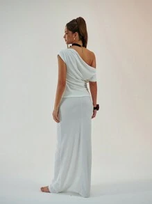 Aloruh New French Style Texture Fabric Oblique-Shoulder Design Elegant Slim Fit Bodycon Skirt Set - Beige - View 2