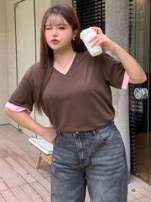 Dazy Petite Plus Plus Size Women's Color-Block V-Neck Short Sleeve Casual T-Shirt, Summer - Coffee Brown - View 4