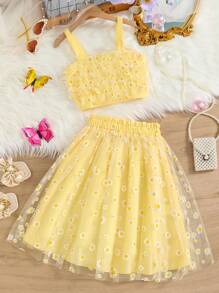 SHEIN 2 piezas/Conjunto Parte superior de tirantes con margaritas y falda acampanada para niñas preadolescentes, conjunto de ropa de verano para vacaciones - Amarillo - Ver 1