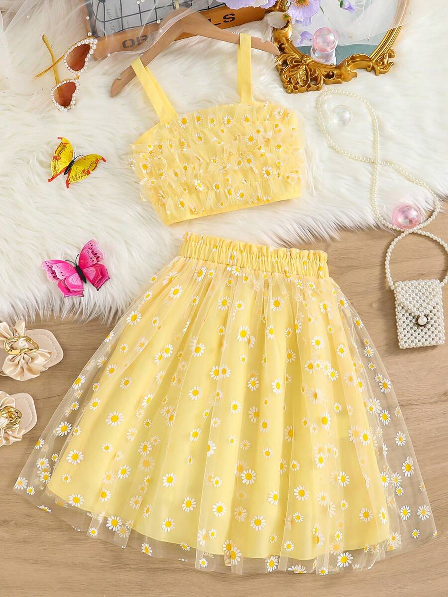 SHEIN 2 piezas/Conjunto Parte superior de tirantes con margaritas y falda acampanada para niñas preadolescentes, conjunto de ropa de verano para vacaciones - Amarillo - Ver 1