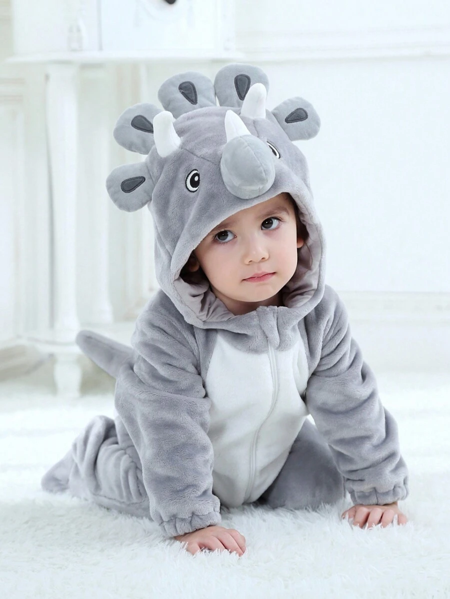 SHEIN 可爱拼色灰色和白色连帽连脚连体衣，带有 3D 龙图案，适合男婴，温暖柔软的秋冬季连体衣