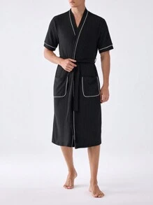 Bata de dormir para hombres con cinturón y ribete de contraste