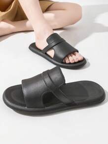 Men's Summer Anti-Slip Lightweight Wear-Resistant Flip Flops - Black - View 2