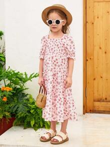 Vestido de verano largo y lindo para niña joven con cuello cuadrado con ribete de volantes, mangas cortas abullonadas y estampado floral