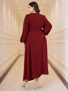 Modelyn Vestido de verano elegante de talla grande con mangas farol asimétricas, cintura ceñida y color rojo burdeos