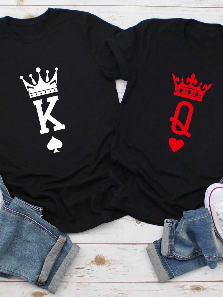 SHEIN Essnce Áo đôi vua và hoàng hậu, áo đôi, áo vua bích và hoàng hậu cơ, áo đôi, áo của anh ấy và cô ấy, áo đồng phục, áo vợ chồng, áo thun nữ tay ngắn cổ tròn dáng rộng họa tiết vương miện, thích hợp cho mùa hè - màu đen - Xem 1