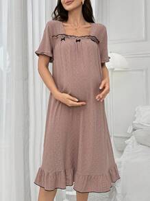 孕妇睡裙，带弹力褶皱和荷叶边下摆，蝴蝶装饰提花面料和方领，睡衣裙 - 藕粉色 - 查看 6