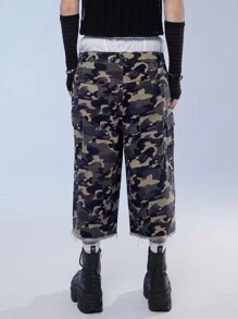 Manfinity Denimwave 男士迷彩印花寬鬆破洞五口袋牛仔短褲，街頭服裝必備 - 軍綠色 - 查看 2