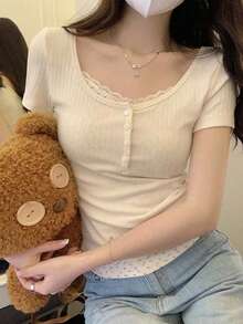 女士蕾絲拼接短袖2合1上衣，修身版型，白色內搭作內衣，時尚潮流 - 杏色 - 查看 4