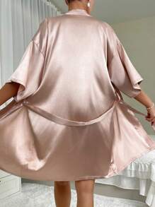 夏季、秋季、冬季皆宜的落肩系带缎面睡袍，尽显奢华居家风情。 - 香檳色 - 查看 2