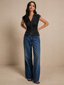 Poéselle 精致的提花纹理粒面面料，出色的简约造型和时尚的生菜边饰，正面纽扣纹理修身 V 领 T 恤，夏季度假季节，舒适，波西米亚风，海滩女装，泳装罩衫，时尚，优雅，休闲，长款夏装，简约日常，田园风，必备，纯色，假日休闲，端庄，单身女郎，夏季上衣，适合度假 - 黑色 - 查看 6