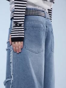 Manfinity Denimwave Men's Loose Fit Denim Shorts With Raw Hem, Patch Pockets, Streetwear Style - Light Wash - View 8