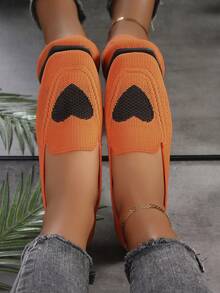 女士春秋新款時尚心形圖案方頭透氣平底休閒鞋，簡約戶外風格大尺碼鞋 - 橘色 - 查看 6