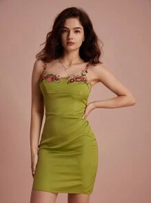 Aveloria Rosie 隨機花卉貼紙夏季無袖卡蜜裙