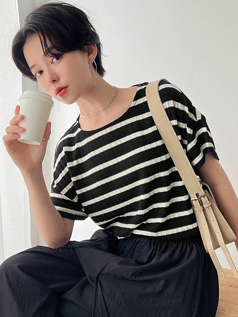 FRIFUL 女士夏季條紋印花圓領短袖休閒T恤 - 黑色 - 查看 1