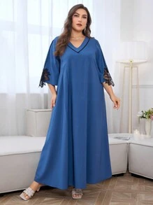 Al Najma 加大撞色蕾丝简约蝙蝠袖连衣裙，全长宽松长款卡夫坦连衣裙，适合春夏季 - 霧霾藍 - 查看 3