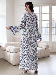 Al Najma 圆领花卉拼布纯色流苏下摆阿拉伯连衣裙，配头巾，端庄大方 - 藍色 - 查看 3