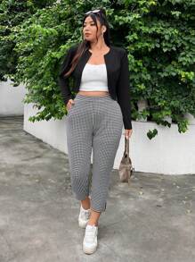 SHEIN EZwear 大码女式经典黑白格纹针织面料休闲教师裤，适合夏秋季节、返校季、教师节、校园及工作场合穿着，侧边开衩，弹性腰带，带口袋，格纹七分裤 - 彩色 - 查看 5