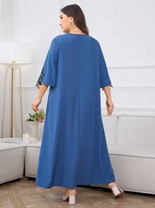 Al Najma 加大撞色蕾丝简约蝙蝠袖连衣裙，全长宽松长款卡夫坦连衣裙，适合春夏季 - 霧霾藍 - 查看 2