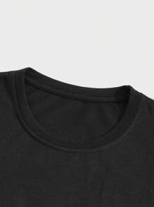 ROMWE MEN Anime Camiseta casual de manga corta con cuello redondo, estampado de personajes de dibujos animados y letras, para hombre, escuela - Negro - Ver 3