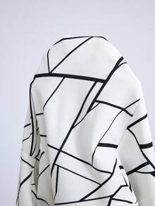 SHEIN LUNE Plus Size Twist Hem Geometric Pattern Short Sleeve Top With Round Neckline For Women - Black and White - View 5