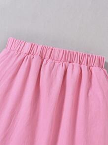 SHEIN Conjunto de 2 piezas de ropa callejera Y2K para niña preadolescente que incluye una camiseta con parche de mariposa rosa y una falda con diseño de patchwork