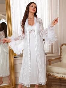 Slumberist 羽毛对比蕾丝长袍和蕾丝边缎面吊带连衣裙睡衣套装白色套装 - 白色 - 查看 3