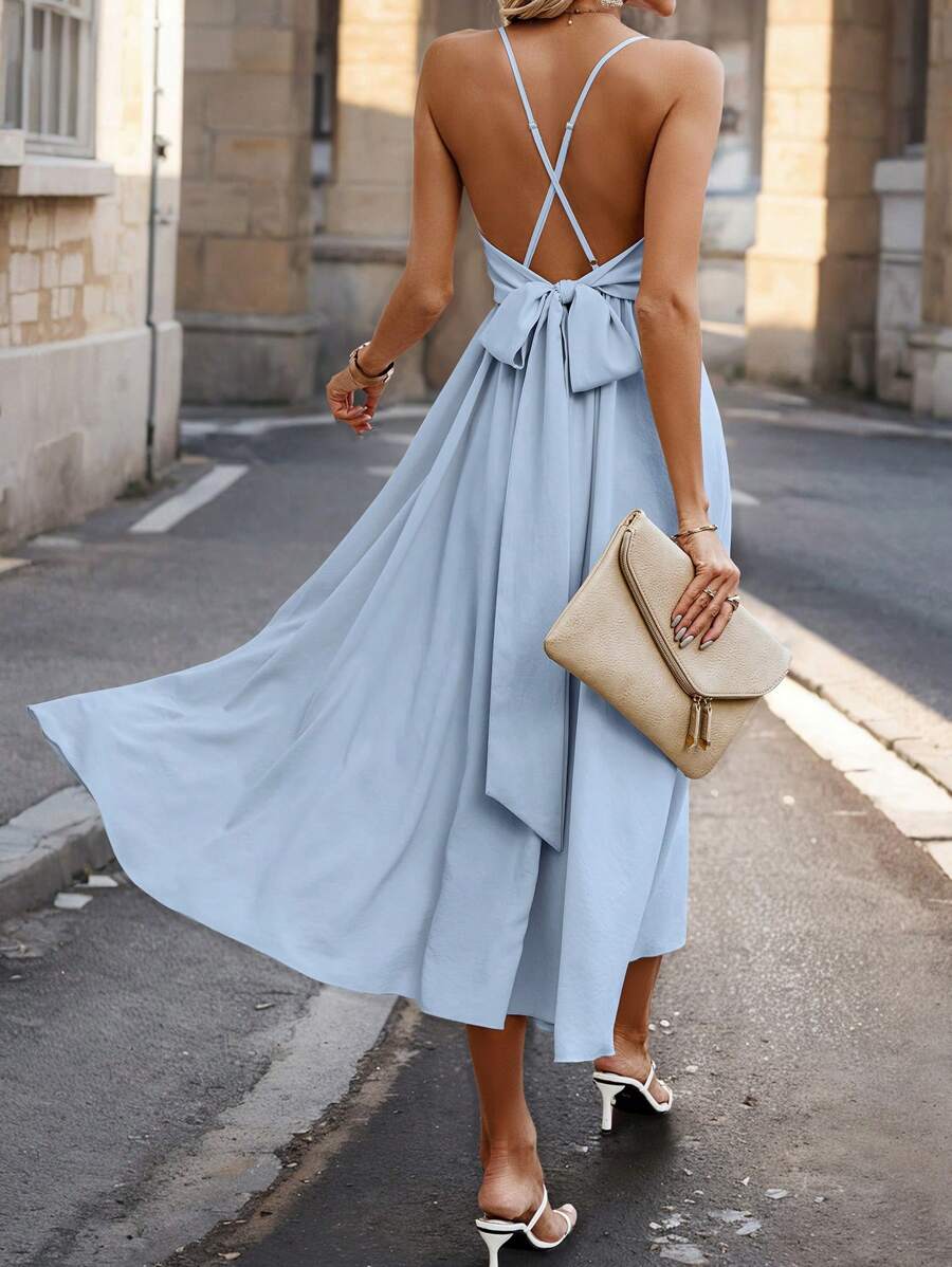 SHEIN Clasi Sukienka na ramiączkach z odkrytymi plecami i wiązaniem na plecach w stylu Criss Cross na letnie wakacje - Brudny niebieski - Zobacz 1
