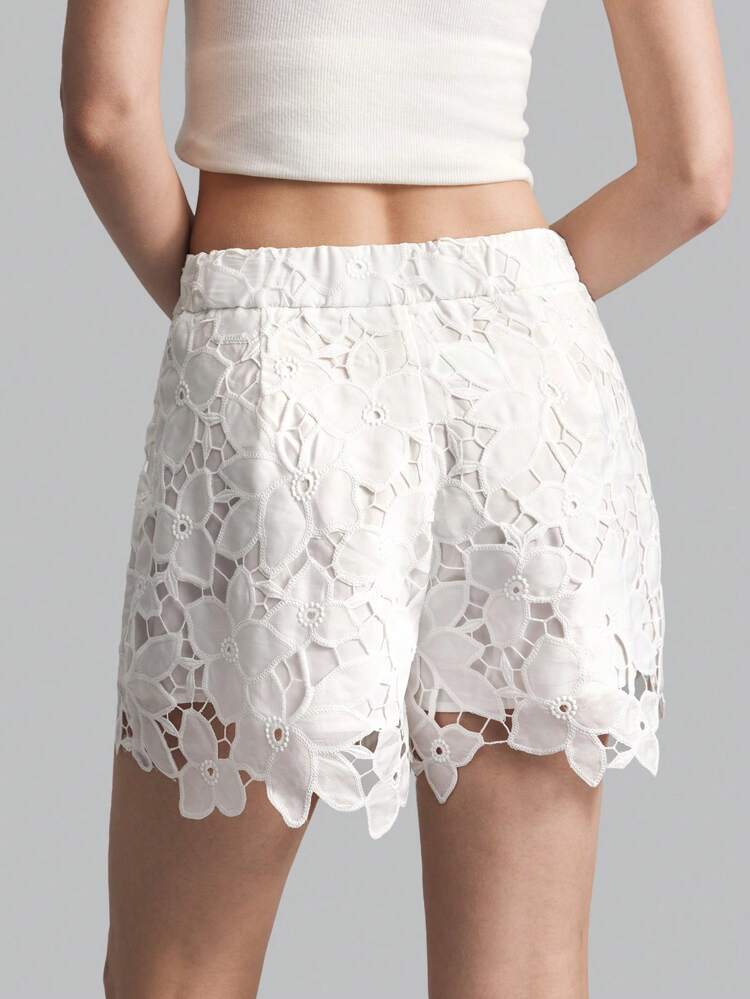 Women Eyelet Embroidery Shorts, White, Autumn Back To School Casual