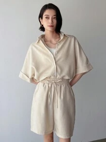 FRIFUL Chemisier boutonné unicolore et short à taille avec cordon de serrage SHEIN X AYA NAKAMACHI