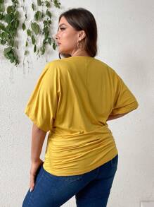 SHEIN Privé Plus Size Elegant And Slimming Solid Color V-Neck Casual Short Sleeve T-Shirt For Casual And Holiday