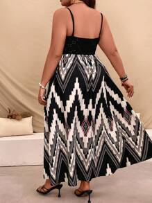 SHEIN VCAY Vestido de talla grande de vacaciones, camiseta de tirantes twist impreso y vestido de parche de patrón combinado, 2 en 1