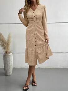 SHEIN LUNE Robe boutonnée avec œillets brodés et ourlet à volants pour l'été - Nude - Voir 1