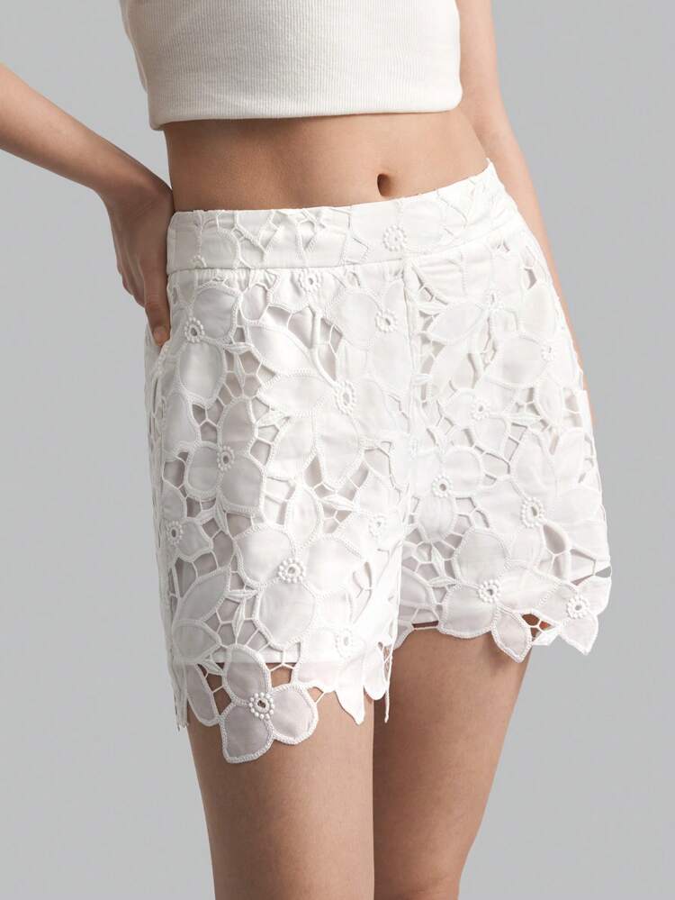 Women Eyelet Embroidery Shorts, White, Autumn Back To School Casual