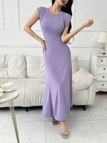 Mulvari Vestido en línea A de color sólido para el verano