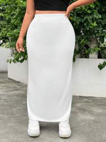 SHEIN EZwear Falda blanca de tejido de punto para mujeres de talla grande hasta medio becerro con cinturilla elástica, detalle de abertura en la parte trasera y forro interno, adecuada para la oficina de verano, la escuela o el uso diario casual - Blanco - Ver 1
