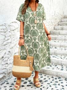 V-Ausschnitt Kleid in Große Größen mit Kurzarm und Taschen, All-Over Muster für den Sommer