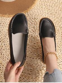 2024 女士加大码皮革一脚蹬鞋，松紧开口软底乐福鞋，低帮护士休闲平底鞋，圆头防滑 - 黑色 - 查看 4