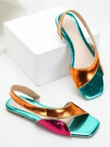 صندل نسائي مسطح عصري جديد لصيف 2024 يتميز بعدة حزام زخرفية، مقاومة للانزلاق ومناسبة للشاطئ والأنشطة الخارجية، صنادل نسائية مسطحة مع شريط معدني لامع متعدد الألوان