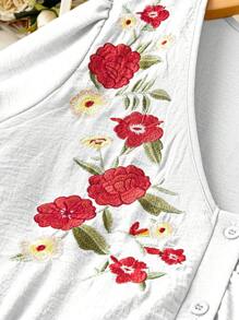 SHEIN LUNE Vestido holgado con mangas abullonadas, dobladillo con volantes y bordado floral en tallas grandes - Blanco - Ver 5