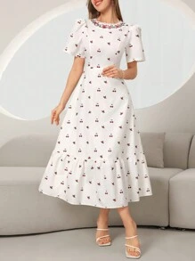 Modelyn Vestido de corte con diseño de cereza y flores pequeñas con dobladillo de volantes en la parte trasera para el verano - Blanco - Ver 1
