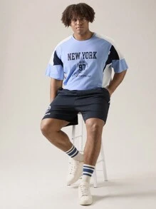 Manfinity NXTstreet 2 szt./zestaw Plus Size Męski swobodny, luźny, dzianinowy T-shirt z krótkim rękawem i okrągłym dekoltem oraz szorty z prostym stanem Nadaje się do uprawiania sportów letnich Powrót do szkoły